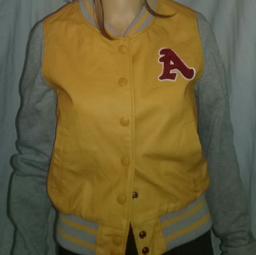 NEW JACKET/VESTTOI sz m sh 14 x 2
